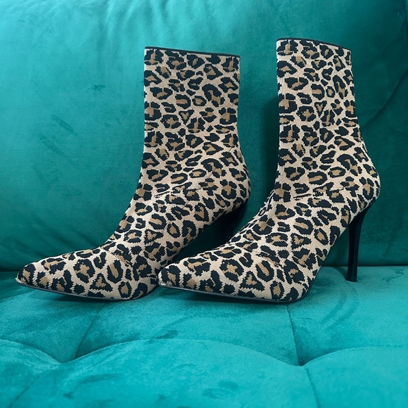 Steve Madden cheetah print sock boot - Picture 2 of 4